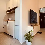 Rosa Canina, Stylish & Brand New *