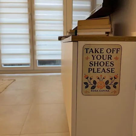 Rosa Canina, Stylish & Brand New Apartment