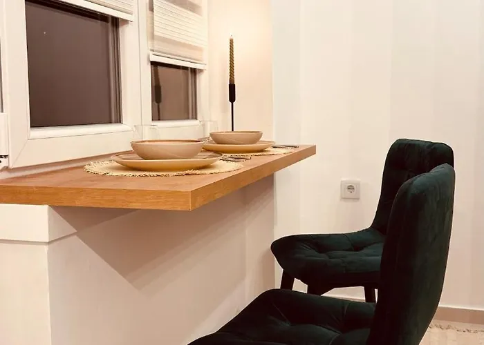 Rosa Canina, Stylish & Brand New *