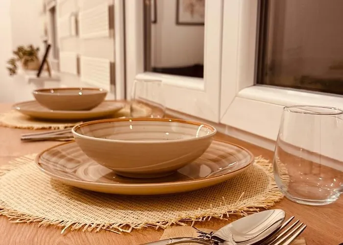 Rosa Canina, Stylish & Brand New *